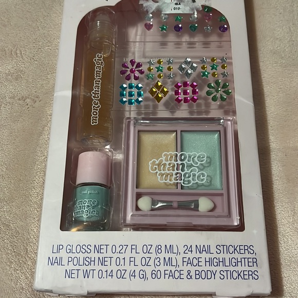 More Than Magic Love-Your-Look Beauty Set - 5ct - Picture 4 of 6